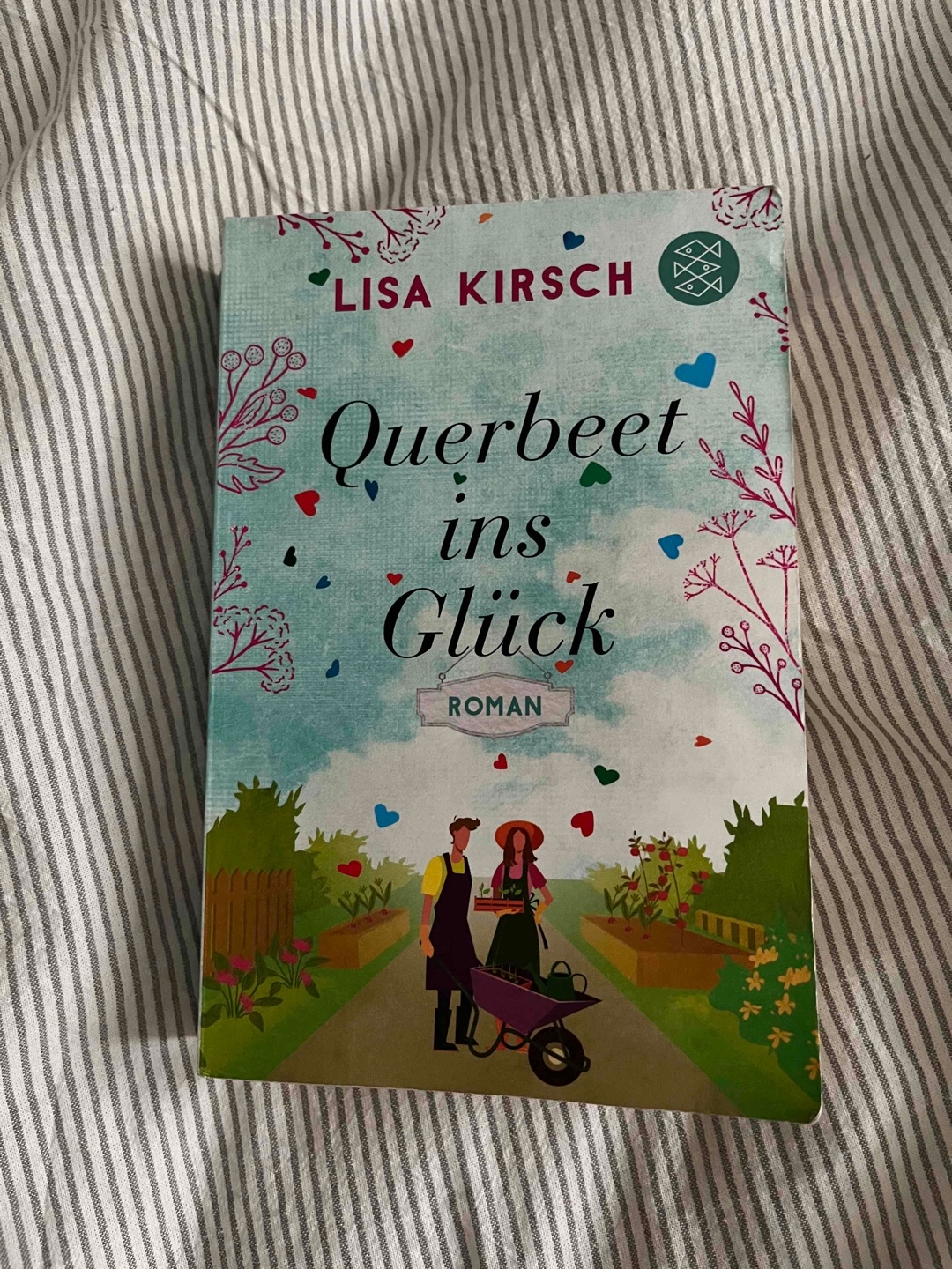 Im Garten buddeln, im Musical spielen, Glücksmomente erleben … ich hab mich mit dem Buch einfach nur unfassbar wohl gefühlt.