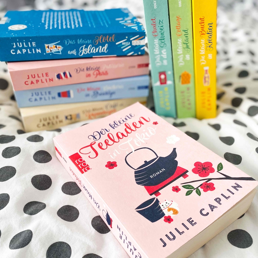 Ich kann euch die Romantic Escapes Reihe von Julie Caplin sehr empfehlen 😍 Jedes Buch ist auf seine eigene Weise ganz besonders. Was unter anderem daran liegt, dass man sehr viel über die jeweilige Stadt, die thematisiert wird, lernt und erfährt.