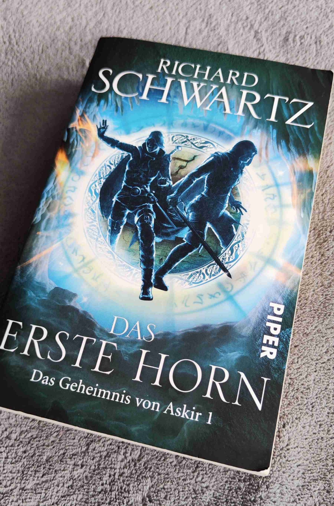 Als Leihgabe bekommen und dann verliebt.
