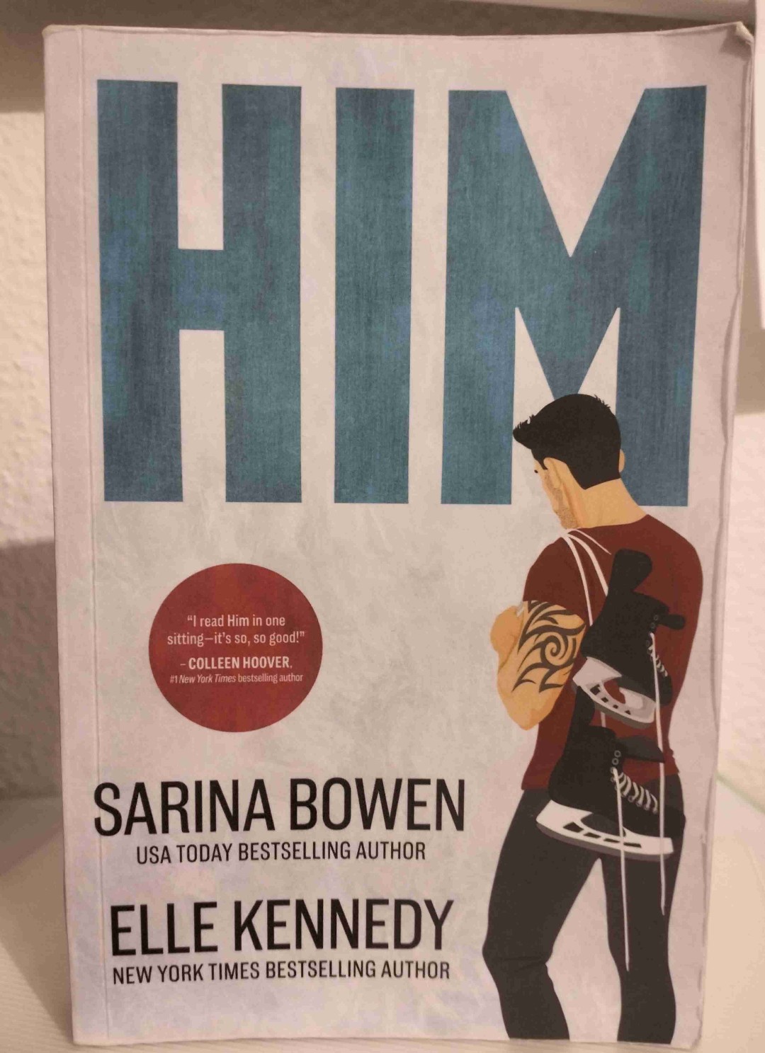 Gutes Romance Buch. Welches mich tatsächlich nicht langweilte, sondern mir immer eine Frage in den Kopf setzte welche auch beantwortet werden. Freue mich auf US und EPIC
