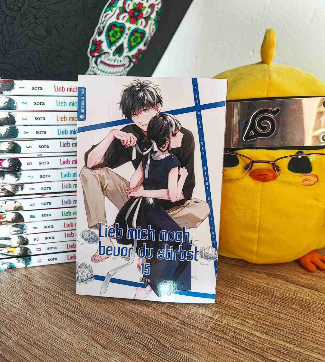 🎀 Kurz Beschreibung 🎀
Ein Lehrer der möchte das die Schülerin sich in ihn verliebt anstat vom Dach zu springen. Interessant Idee jedoch habe ich da Gefühl der Manga soll ihrgewie nicht Ende, weshalb es die Story finde ich ehr schleppen Vorran geht mittlerweile.