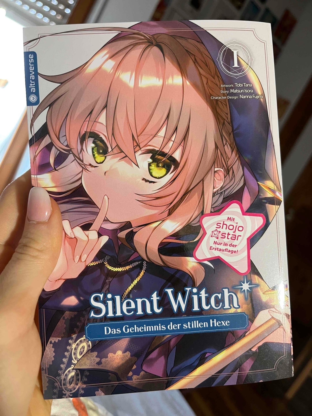 Werbung [ReziEx] Silent Witch 01✨
—
Das ist ein süßer Manga für Zwischendurch, wenn man Fantasy liebt. Für mich ist die Geschichte jedoch viel zu gewöhnlich und ich denke, dass ich es hiermit belassen werde. Wieso ich mich so entschieden habe könnt ihr dann in meiner Rezi lesen.