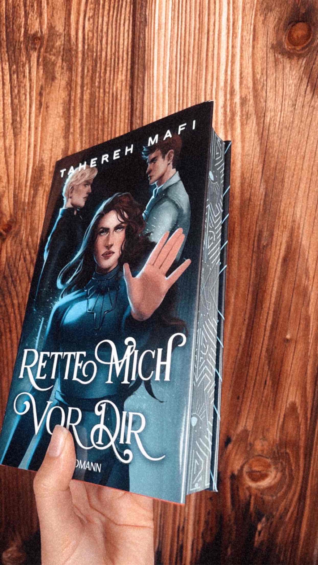 Der Schreibstil lässt einen alles fühlen. Den Schmerz und die Zerrissenheit. Man ist der Protagonist so nah 🫶🏼