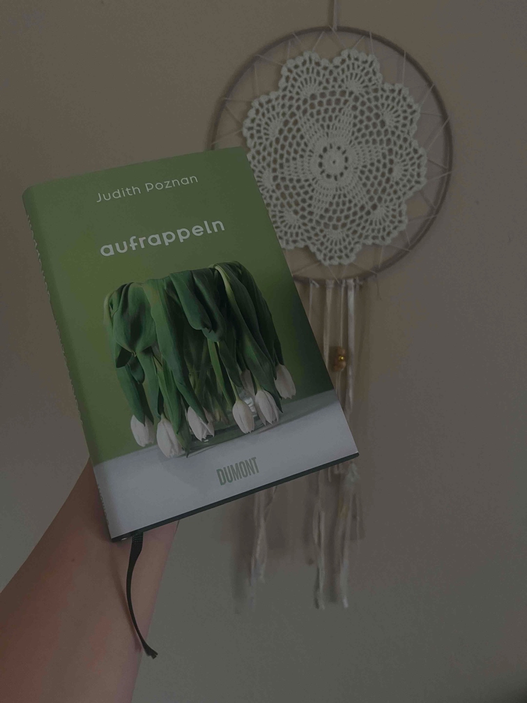 Aufrappeln. Ein gutes Lebensmotto.
Ein emotionaler und realitätsnaher Roman über die Herausforderungen von Beziehung und deren Ende, in denen ein Kind zwischen den Fronten steht.