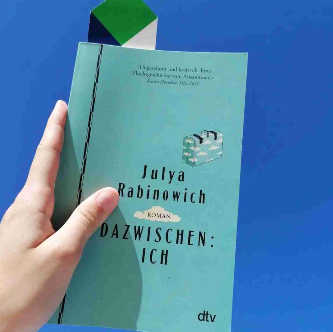 So ein schönes und berührendes Buch! Auf jeden Fall zu empfehlen. Die Protagonistin Madina hat mich manchen fast zum Weinen gebracht, da mich ihr Leben sehr tief im Herzen berührt hat.