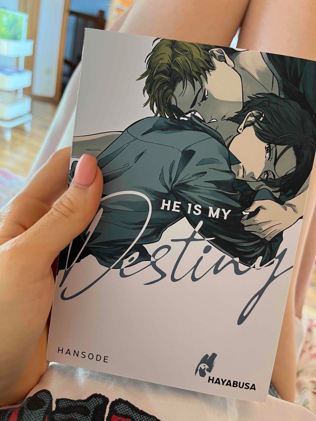 #DailyBoysLove Nr.4 | Der hat mir eigentlich echt gut gefallen und das Omegaverse wurde wirklich gut und angenehm umgesetzt. Spicy Szenen wurden nur angedeutet und es wurden vor allem die Probleme als Omega in diesem Universum aufgezeigt🙈✨ Habt ihr ihn gelesen?💜
