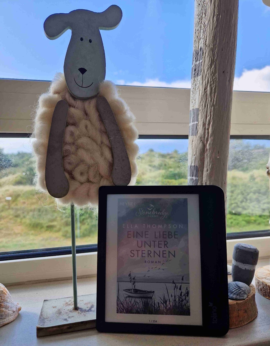 ⭐️⭐️⭐️⭐️
Der letzte Teil der Cooper Schwestern. Dieses Mal geht's um Megan und Finn und es hat mir wieder wunderbar gefallen. Einfacher Schreibstil, leichte Sommerlektüre, das perfekte Wohlfühlbuch ❤️