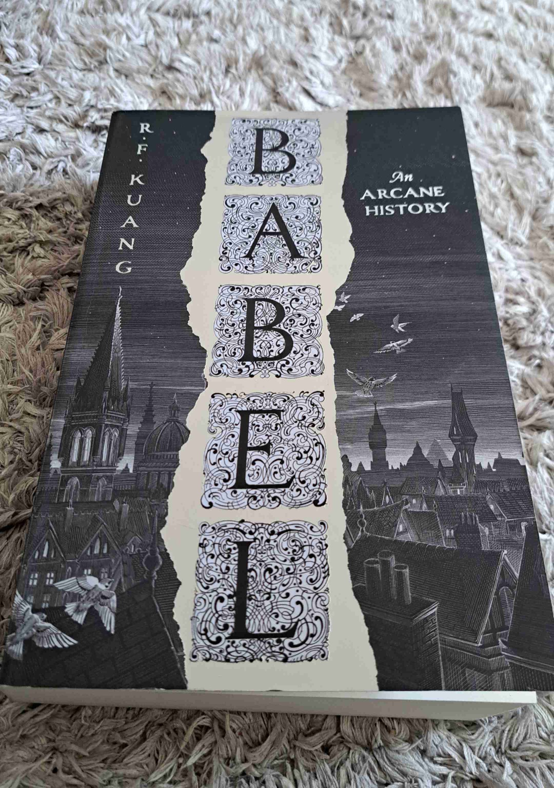 Einfach nur ein Masterpiece! Ich bin sprachlos! Dark Academia vom Feinsten!
