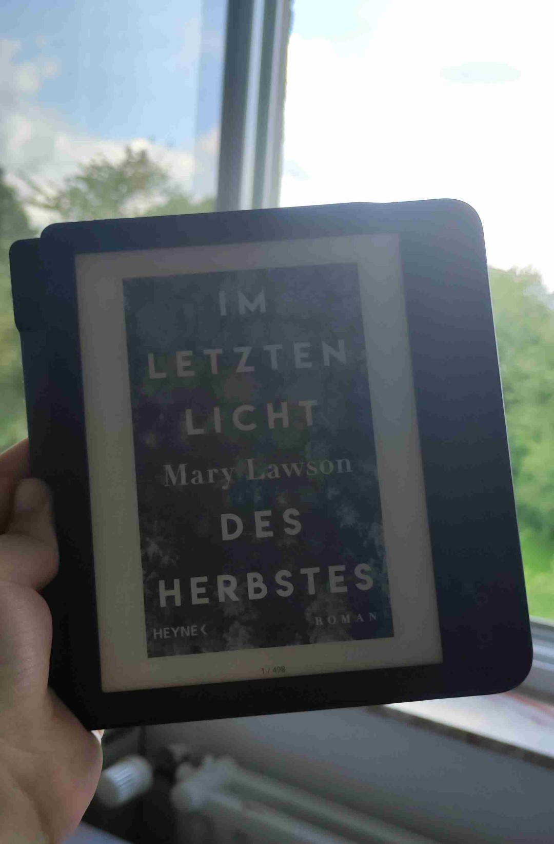 Berührend, feinfühlig, wundervoll. 
Nur der letzte kleine Funke hat mir gefehlt - ein wenig mehr von Roses Geschichte vielleicht, mehr von Claras Eltern, irgendwas. Ansonsten nahezu perfekt. ❤️