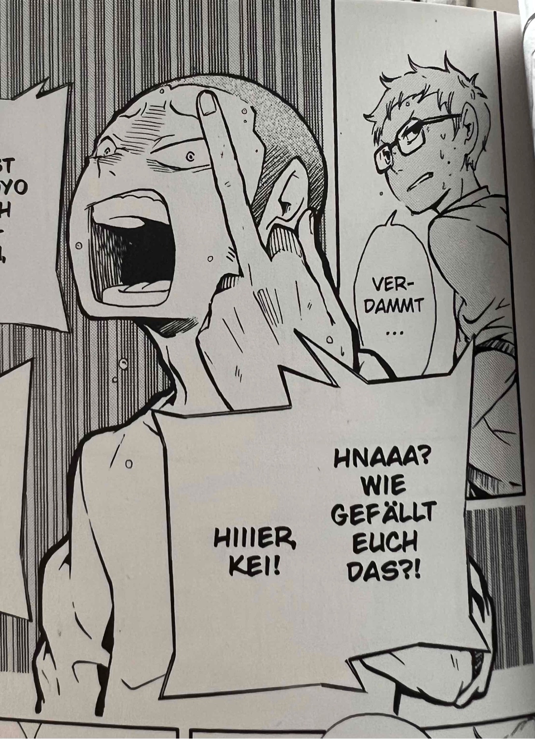 Okay, ich musste schon sehr drüber lachen, dass Tanaka dem guten Tsukki einfach den Mittelfinger zeigt 😂 Hat er ja auch irgendwie verdient.