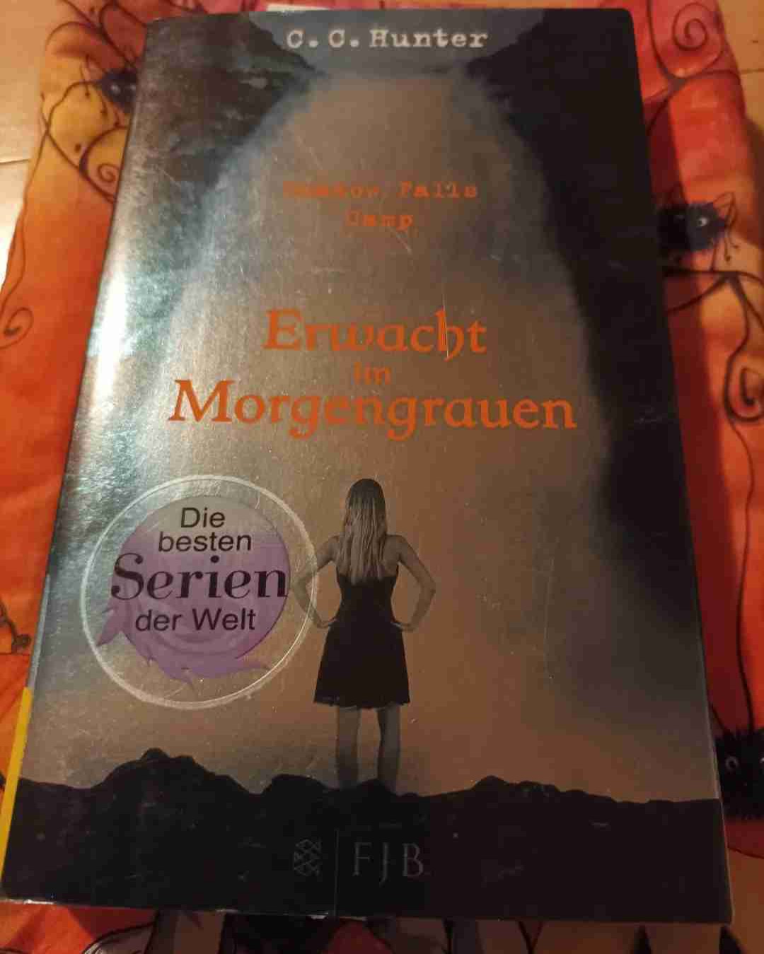Auch band 2 hat mir sehr gut gefallen. Deshalb empfehle ich es weiter sowie die restlichen bände der Reihe!