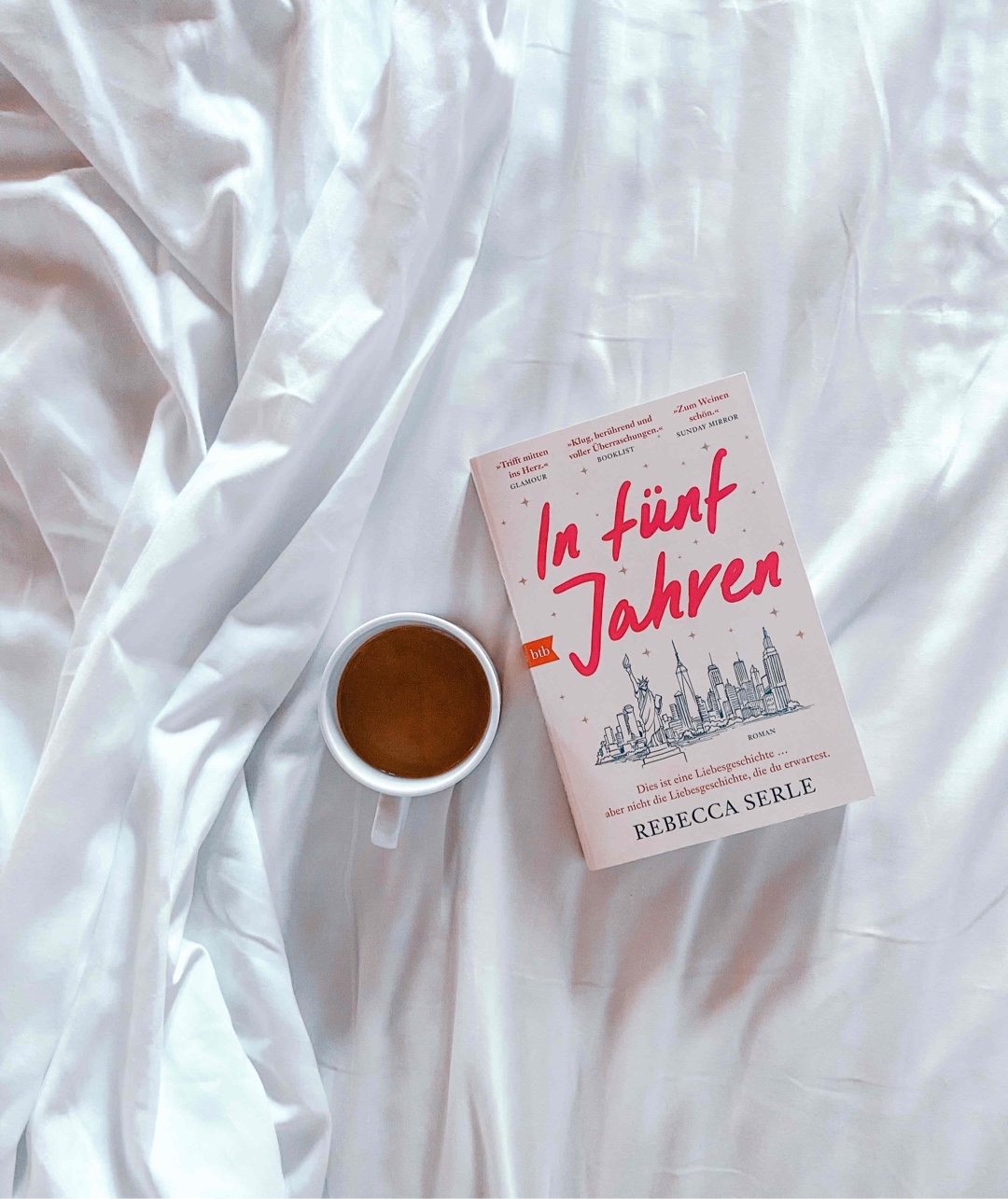 Eine herzergreifende Geschichte über Liebe und Freundschaft. Lasst euch nicht von diesem Cover abschrecken. Es wartet mehr dahinter, als man erwartet.