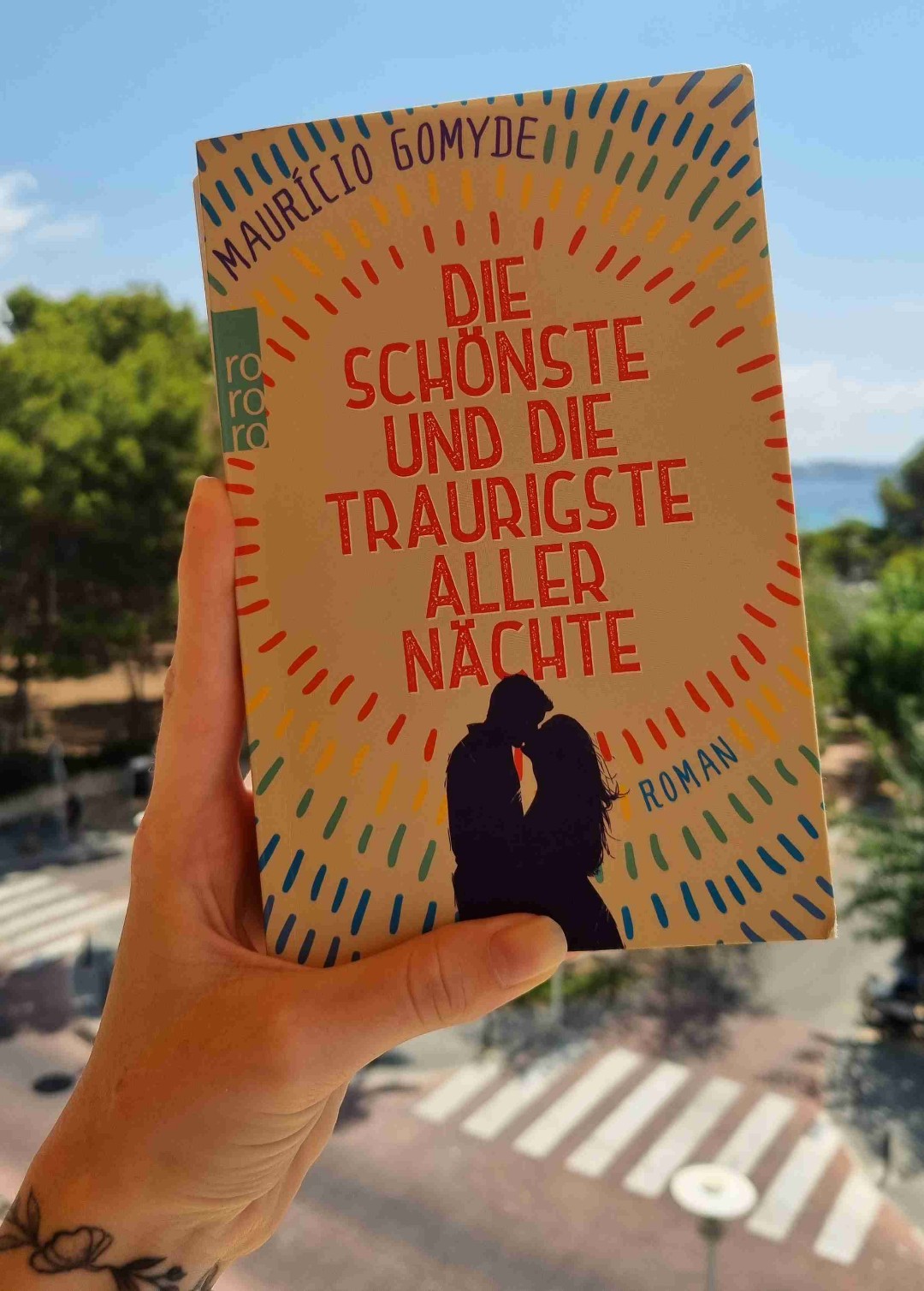 Eine sehr empfehlenswerte nicht zu klischeehafte tragische love-story über das Glück und die Zeit.