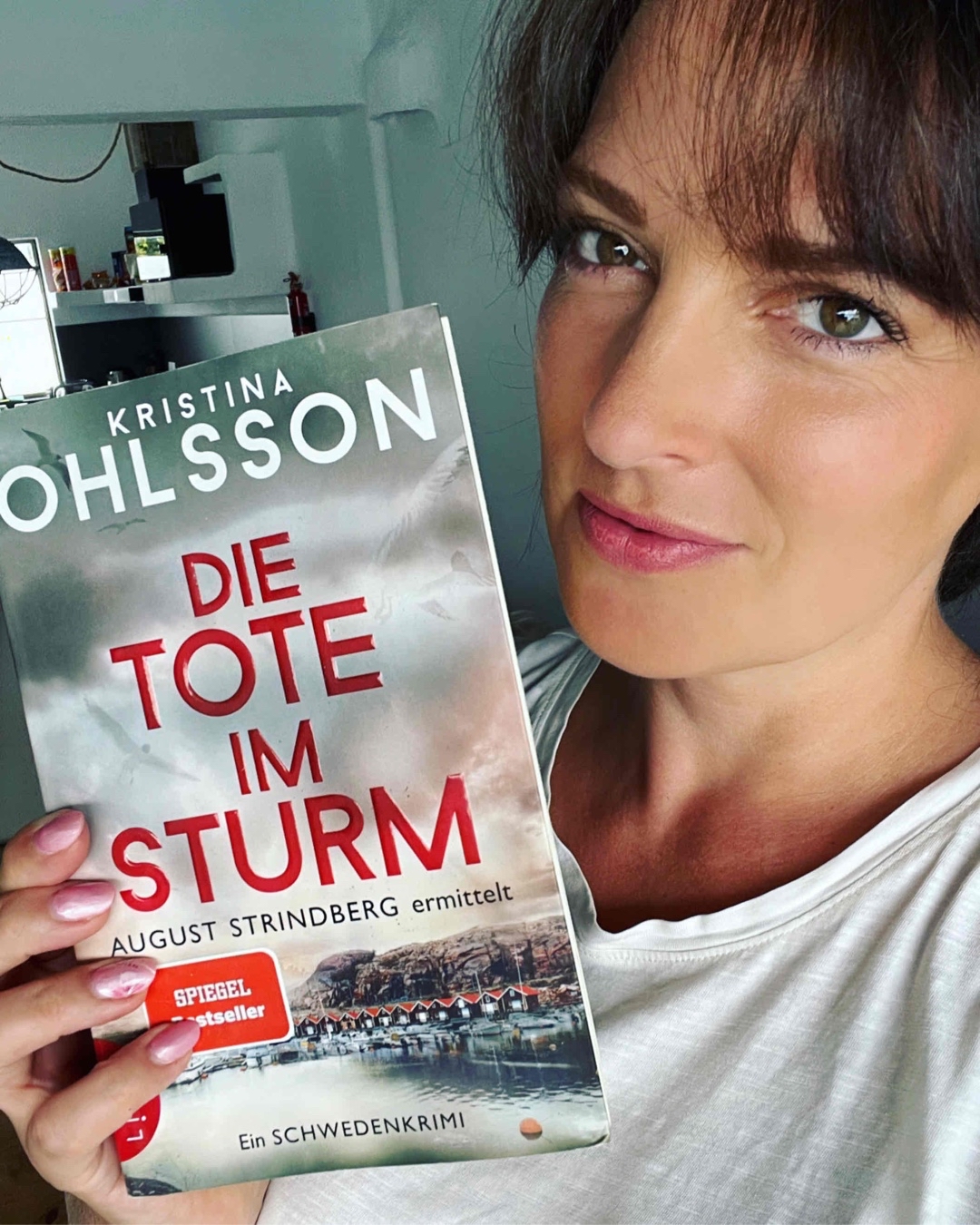 Schönes Buch, was wirklich Spaß macht zu lesen, und die eine oder andere überraschende Wendung bereit hält