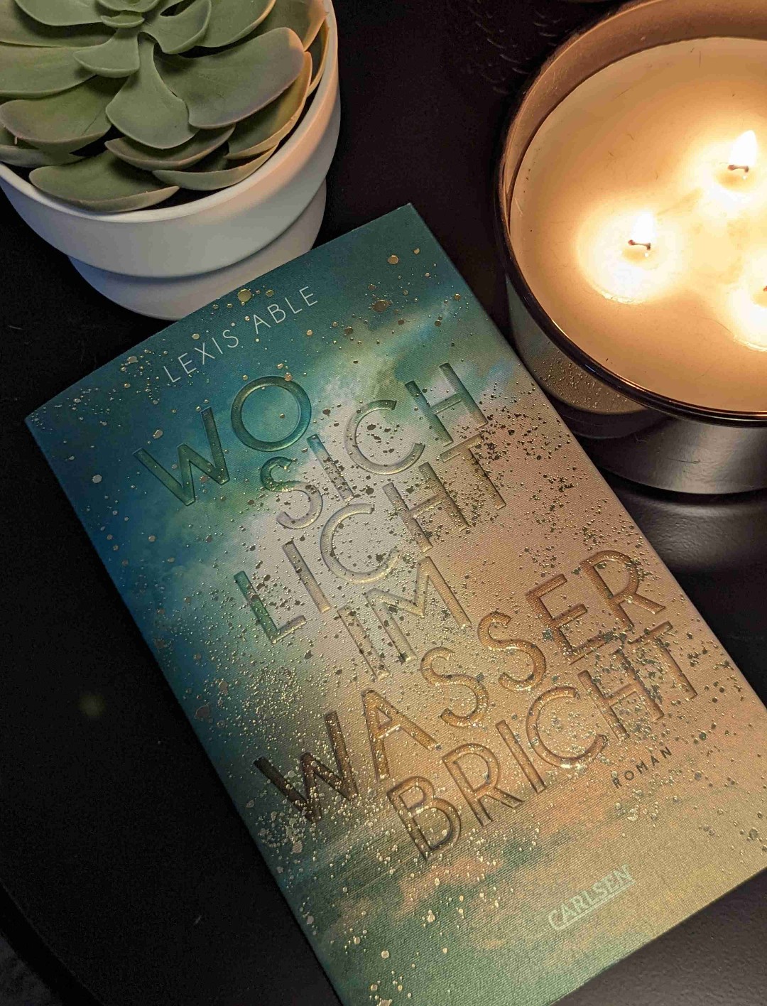 Herzensbuch. Mal leise, mal laut und mit unglaublich viel Tiefgang und Emotionen. Ich habs geliebt und mir sind Enya und Jonah sofort ans Herz gewachsen. Klare Leseempfehlung