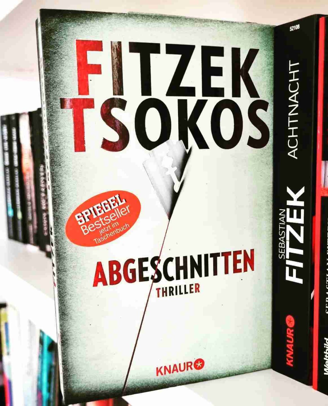 Ein absolutes Muss für jeden Thriller Fan! Selten so etwas spannendes und gleichzeitig gruseliges gelesen 🤩
Fitzek und Tsokos haben ganze Arbeit geleistet!