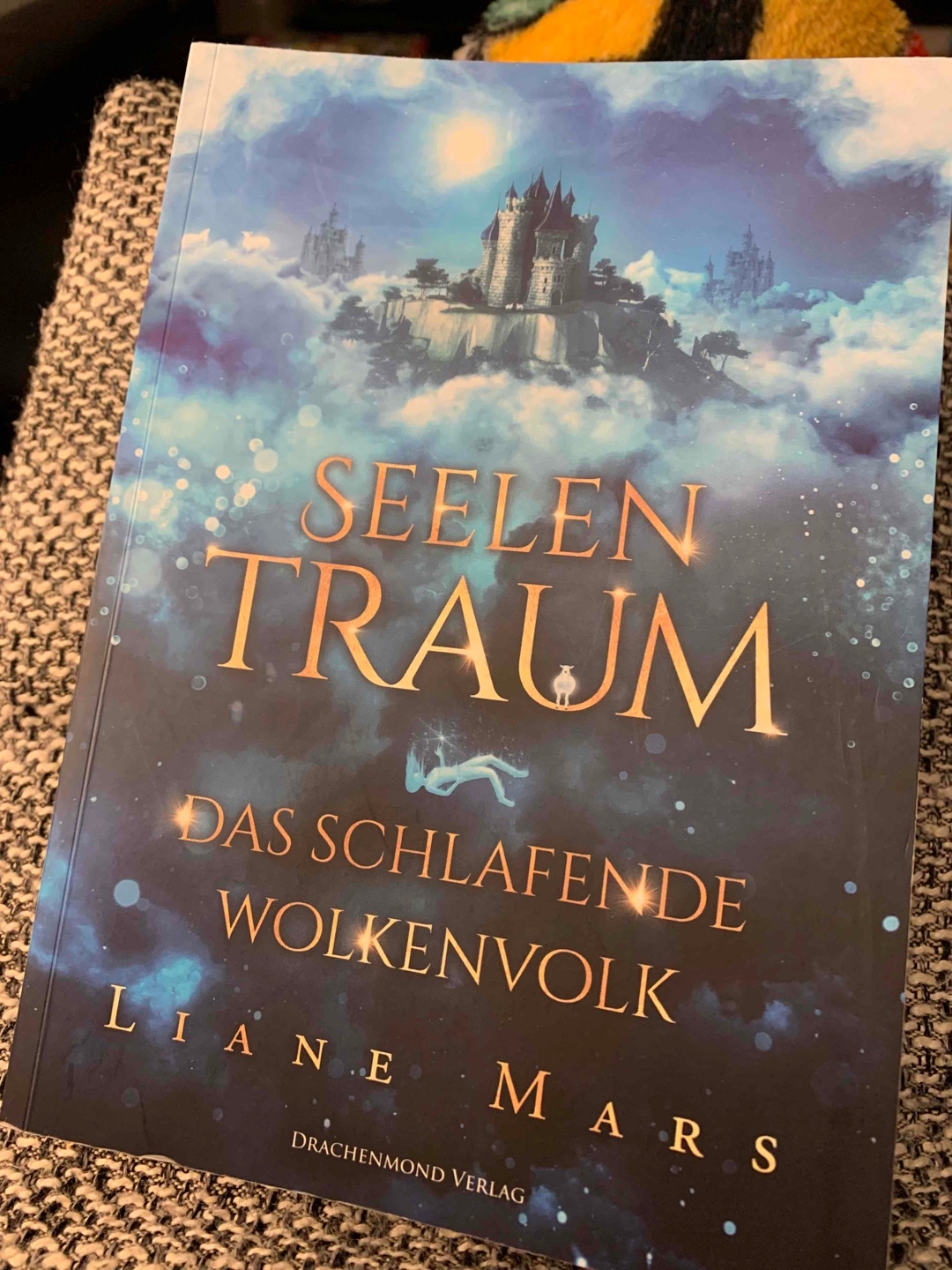 Was für eine schöne Story! Echt mal was anderes! Ich liebe die Interaktion von Aya mit ihren Schafen, so putzig 😊♥️