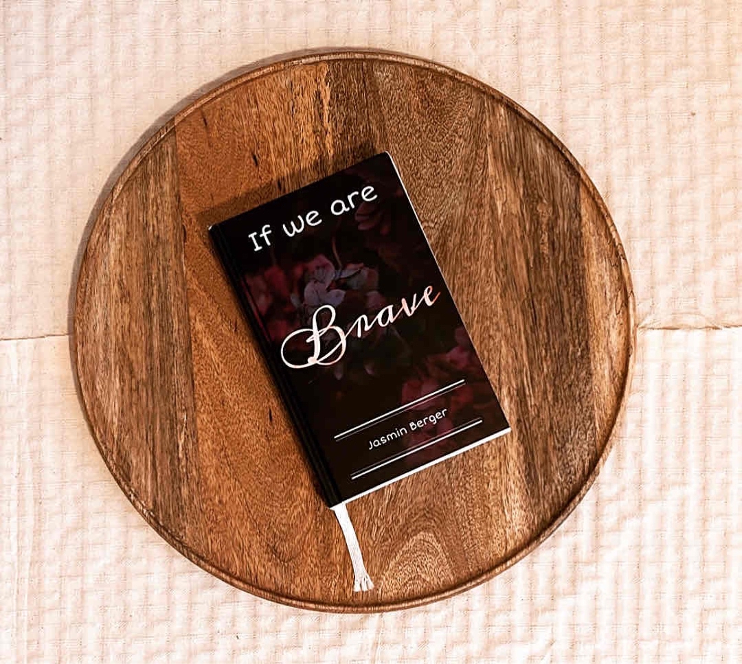 𝐑𝐞𝐳𝐞𝐧𝐬𝐢𝐨𝐧
𝐼𝐹 𝑊𝐸 𝐴𝑅𝐸 𝐵𝑅𝐴𝑉𝐸
⭐️⭐️⭐️⭐️*4/5 Sterne*