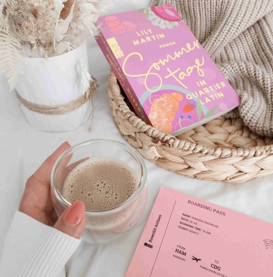 Eine locker, leicht erfrischende Sommerlektüre, hervorragend geeignet zum Abschalten vom Alltag.
Genieße dieses Buch am besten an einem lauen Sommerabend im August, auf dem Balkon mit ein paar leckeren Macarons und einem guten Glas Merlot!