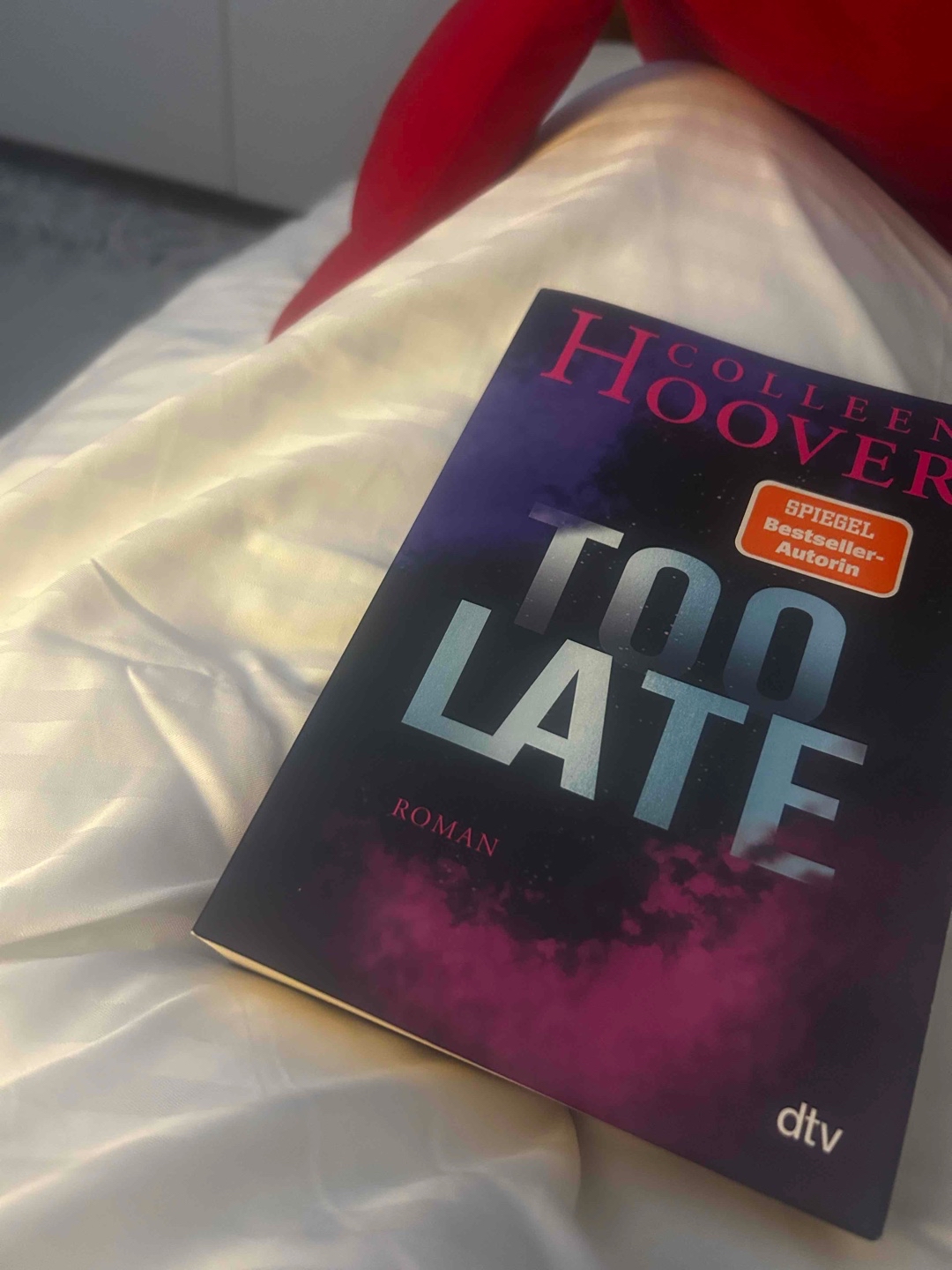 Einfach nur wow!
Die Geschichte von Asa und Carter hat mich sehr gerührt 🥺
Tolle Protagonisten, toller Plot twist…alles einfach nur ein Highlight.
Ein Must have