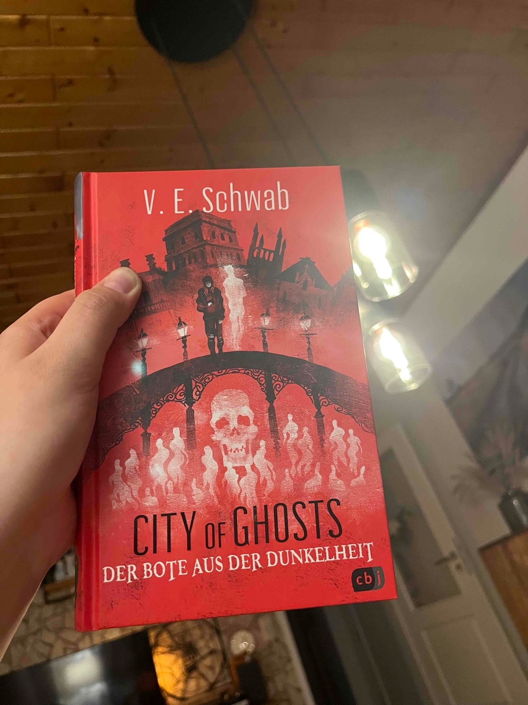 So eine tolle Reihe, ich liebe diese kleinen Geistergeschichten. Die Triologie war ein guter Einstieg in den Herbst und die Halloweenzeit 👻