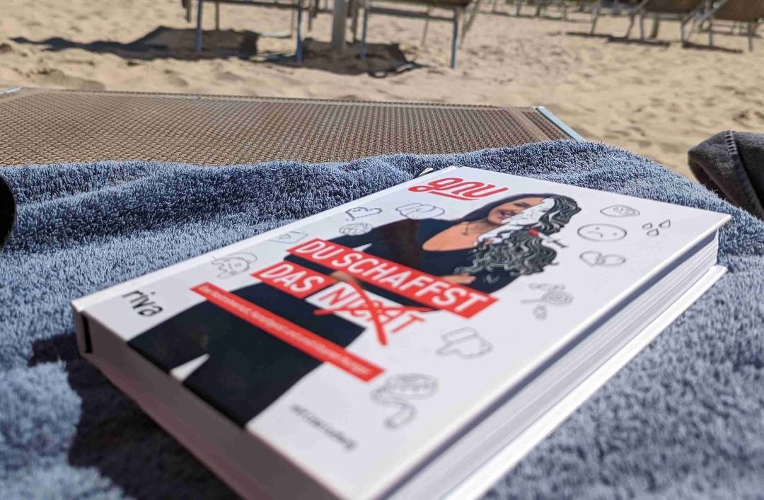 Ein tolles Buch mit Blick auf die verquerte Gesellschaft.
Gnu folge ich schon lange auf YouTube.
Sie hat das ein oder andere erzählt aber mit dem Buch schließt sich der Kreis.
Bleibt euch treu und traut ich den Mund auf zu machen 💕
Grüße an die Herde