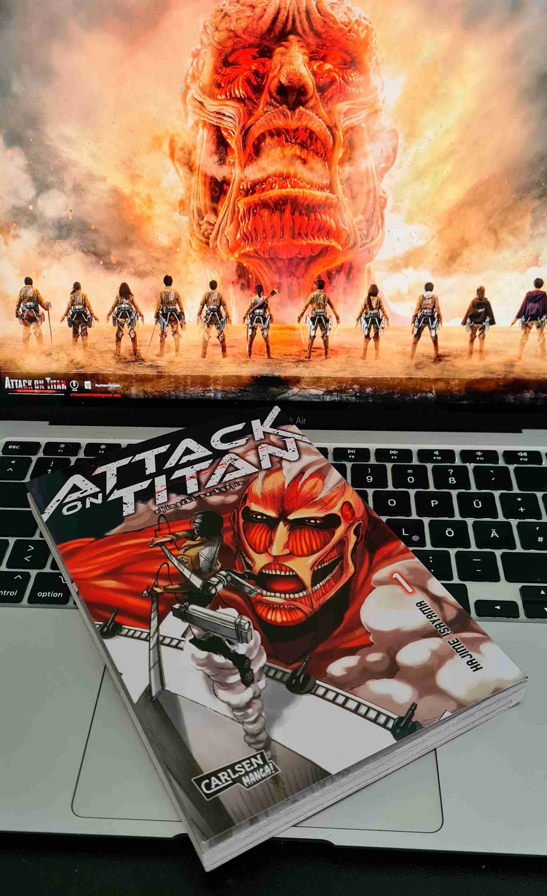 Wow! Was für ein spannender, unheimlicher Auftakt. Ich kenne den Anime nicht, habe aber schon so viel positives über Manga & Anime gehört und ich bin schon echt gespannt, wie es weitergeht. Richtig gut, schon jetzt eines meiner Manga-Highlights!