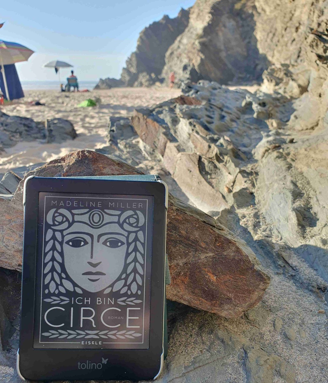 Gut geschrieben und sehr angenehm zu lesen, leider ist die griechische Mythologie nicht ganz so mein Gebiet. Daher "nur" 3 Sterne. Wer sich für das Thema interessiert, findet hier Spaß dran 😀