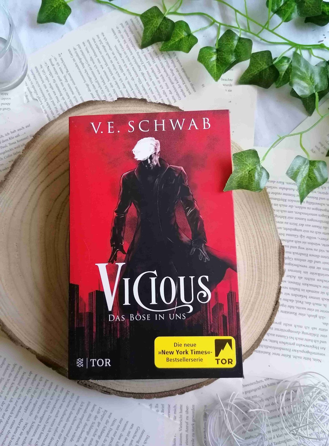 Eine echt coole Geschichte voller X-Man Vibes und mit zwei sehr vielschichtigen Antagonisten, die sich gegenseitig jagen und vernichten wollen.