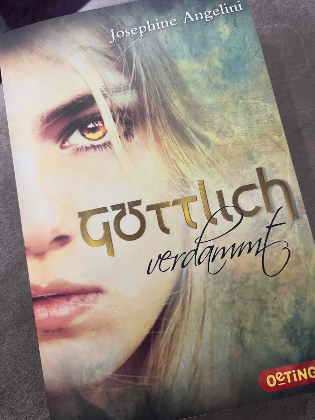 Ich liebe die Geschichte und bin gespannt wie es weiter geht bei Helen und Lucas. Die Kapitel sind mir oft zu lang 😵‍💫