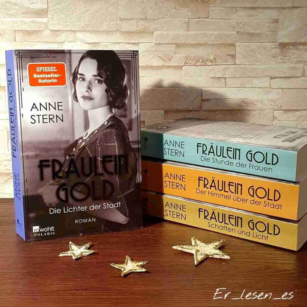 ⭐️⭐️⭐️⭐️(⭐️)
Mir hat es wieder viel Vergnügen bereitet, Hulda in ihrem Alltag und auch im Nachtleben Berlins zu begleiten - wie ich finde, ist und bleibt „Fräulein Gold“ eine der besten deutschen Roman-Reihen über die 1920er Jahre!