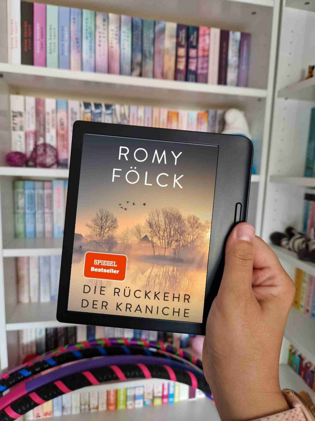 ⭐️⭐️⭐️⭐️
Trotz ein paar Längen am Anfang gut