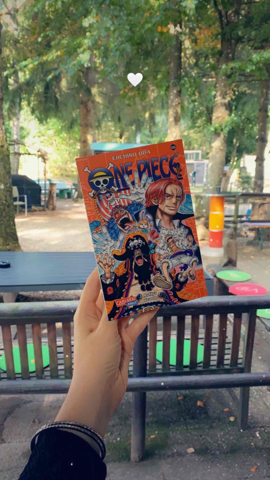 Nach so vielen Jahren überrascht, begeistert und fasziniert mich diese Reihe immer noch! ❤️
Wirklich große Liebe an dieser Stelle! Band 105 von „One Piece“ war voll mit Information, Überraschungen und Action! Auch kam der fabelhafte Wano-Kuni Arc zu einem ergreifenden Ende. Ganz großes Kino!
Ich hab definitiv Redebedarf und möchte weiterlesen. 🙏🏼