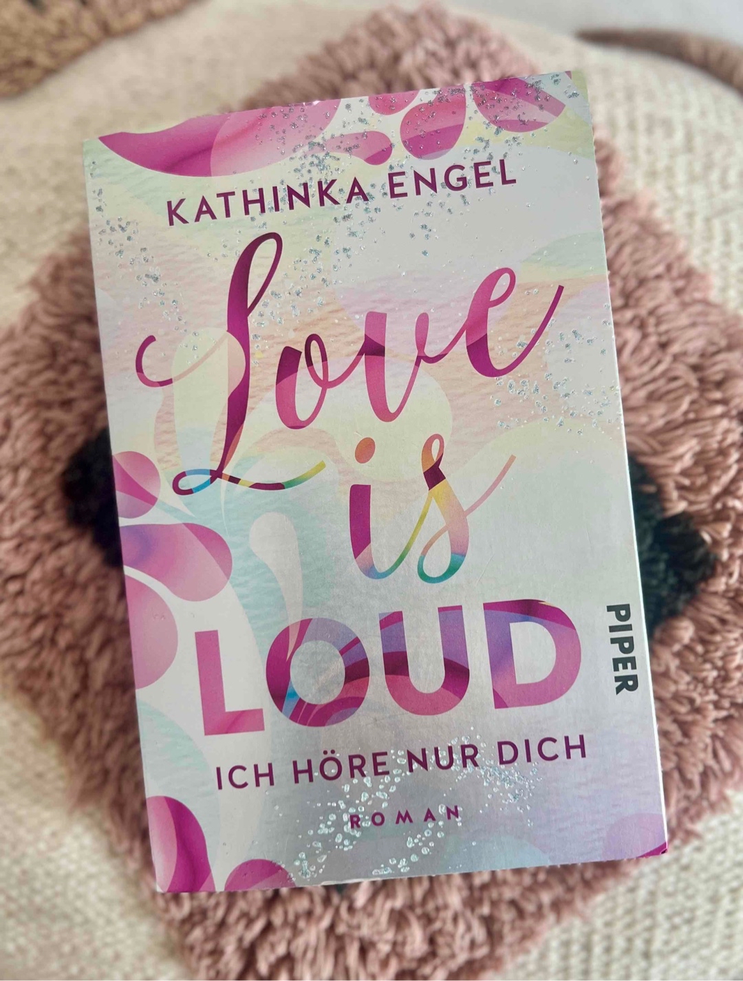 „Wenn ich mit dir zusammen bin, wird die Welt leiser“ sage ich. „ Dann höre ich nur noch dich“