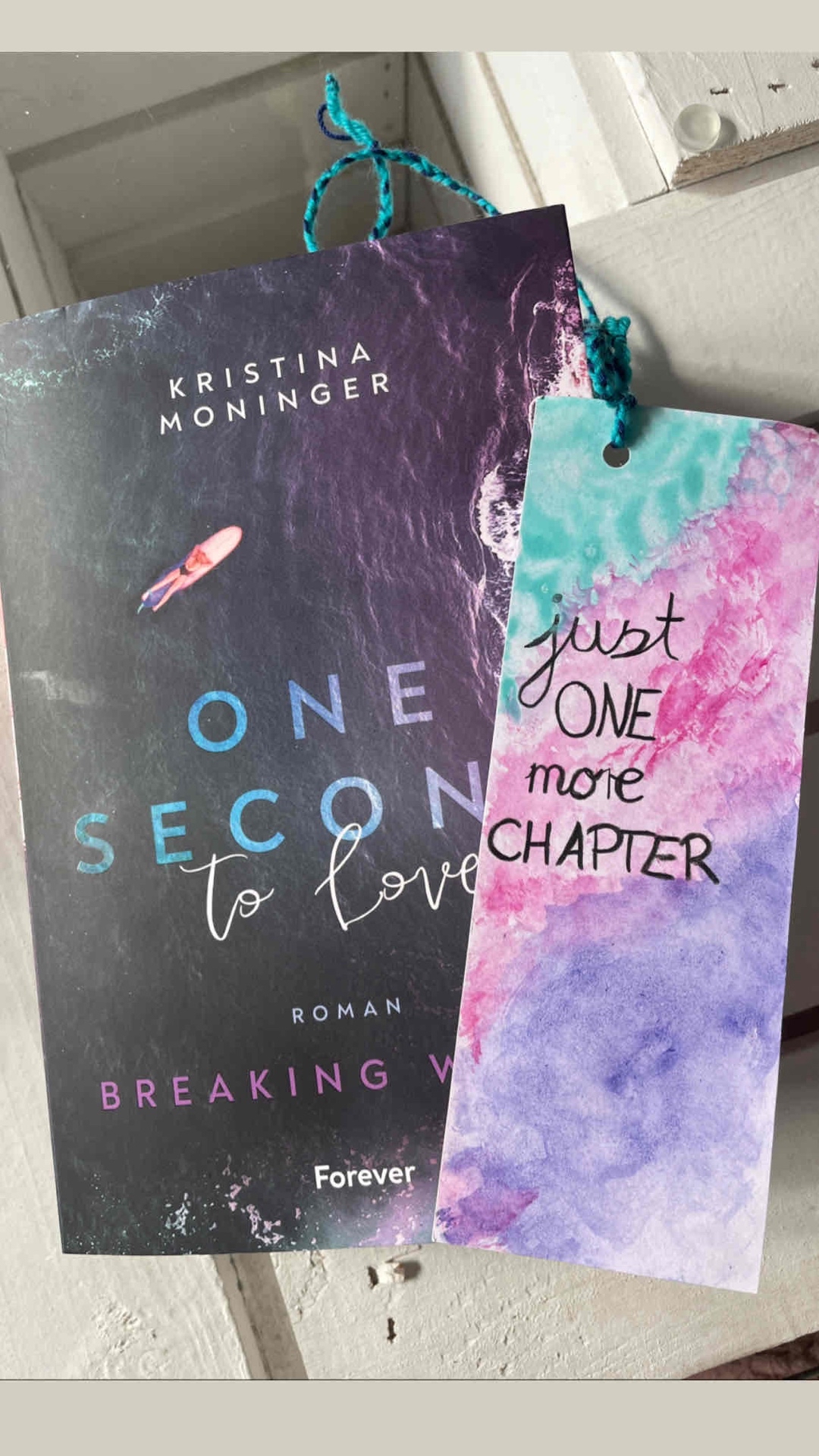 Ein schönes Buch mit Liebe Spannung und Inselfeeling. 🌊
Der Schreibstil und das Setting hat mir sehr gefallen. Der Spannungsbogen könnte aber etwas höher gehen.