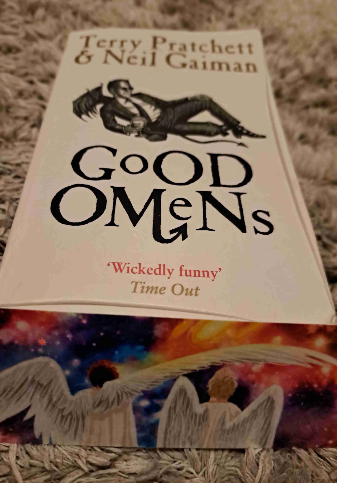 “Crowley: the angel who did not so much fall as saunter vaguely downwards” | Mein absolutes comfort-read und Lieblingsbuch!🖤🤍 