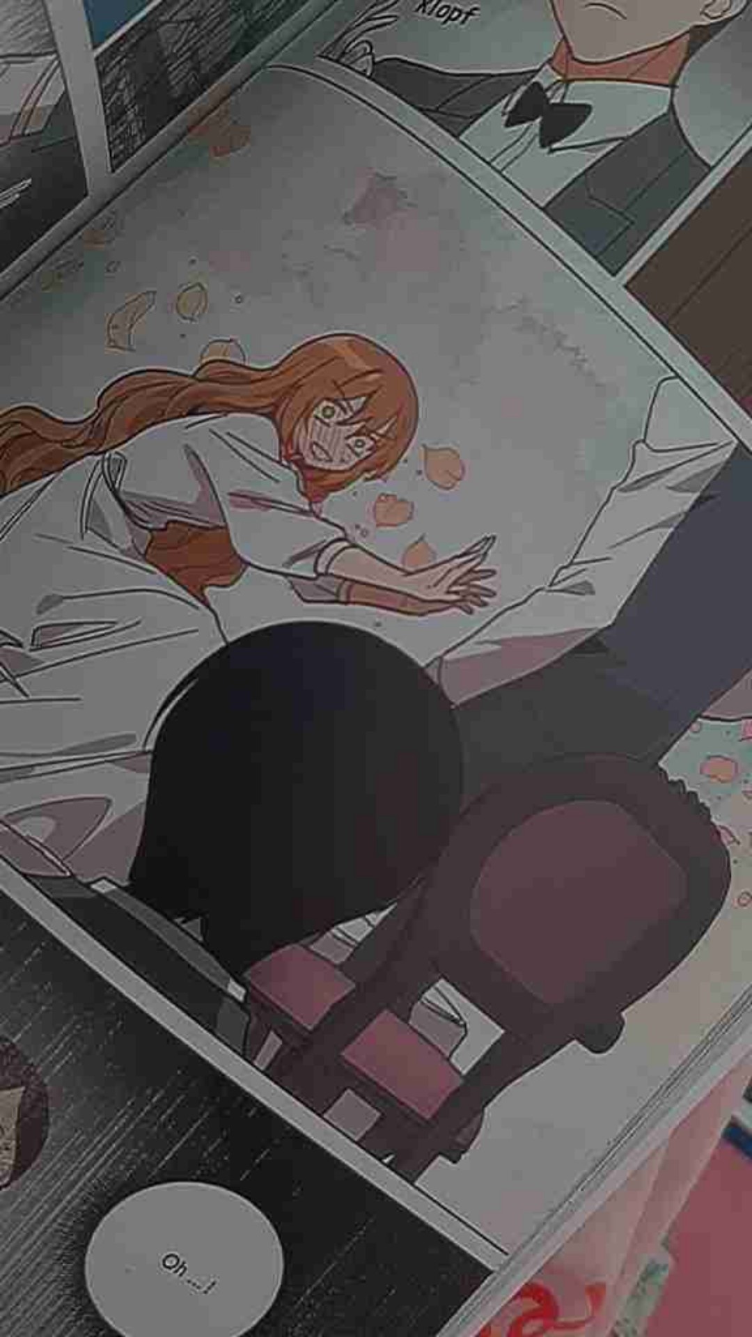 Woww...
Teil 4 war bis jetzt mein lieblingsteil. Da ist einfach so viel passiert...
Ich werde aufjedenfall sofort teil 5 lesen.
Bitte lest diesen Manhwa😍