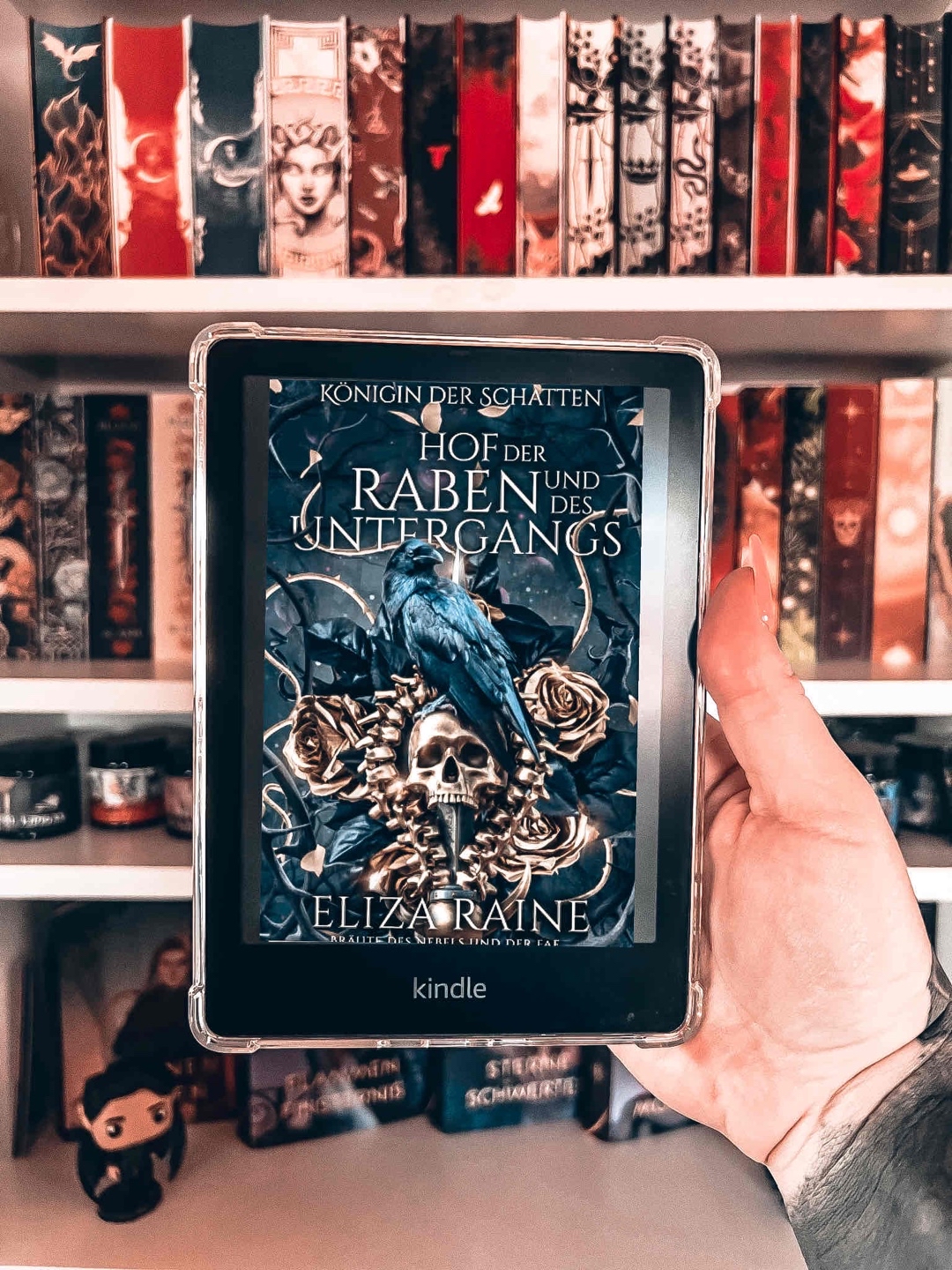 „𝓘𝓬𝓱 𝓱𝓪𝓽𝓽𝓮 𝓿𝓸𝓷 𝓭𝓮𝓷 𝓢𝓬𝓱𝓪𝓽𝓽𝓮𝓷𝓼𝓬𝓱𝓵𝓪𝓷𝓰𝓮𝓷 𝓰𝓮𝓱ö𝓻𝓽. 𝓜𝓪𝓷 𝓼𝓪𝓰𝓽𝓮, 𝓭𝓪𝓼𝓼 𝓭𝓲𝓮𝓼𝓮 𝓢𝓬𝓱𝓵𝓪𝓷𝓰𝓮𝓷 𝓭𝓪𝓼 𝓛𝓮𝓽𝔃𝓽𝓮 𝓼𝓮𝓲𝓮𝓷, 𝔀𝓪𝓼 𝓶𝓪𝓷 𝓼𝓪𝓱, 𝓮𝓱𝓮 𝓶𝓪𝓷 𝓭𝓮𝓷 𝓥𝓮𝓻𝓼𝓽𝓪𝓷𝓭 𝓿𝓮𝓻𝓵𝓸𝓻. 𝓔𝓼 𝓰𝓪𝓫 𝓷𝓾𝓻 𝓮𝓲𝓷𝓮𝓷 𝓕𝓪𝓮 𝓲𝓷 𝓰𝓪𝓷𝔃 𝓨𝓰𝓰𝓭𝓻𝓪𝓼𝓲𝓵, 𝓭𝓮𝓻 𝓼𝓲𝓮 𝓫𝓮𝓼𝓬𝓱𝔀ö𝓻𝓮𝓷 𝓴𝓸𝓷𝓷𝓽𝓮. 𝓓𝓮𝓻 𝓟𝓻𝓲𝓷𝔃 𝓭𝓮𝓼 𝓢𝓬𝓱𝓪𝓽𝓽𝓮𝓷𝓱𝓸𝓯𝓼.“