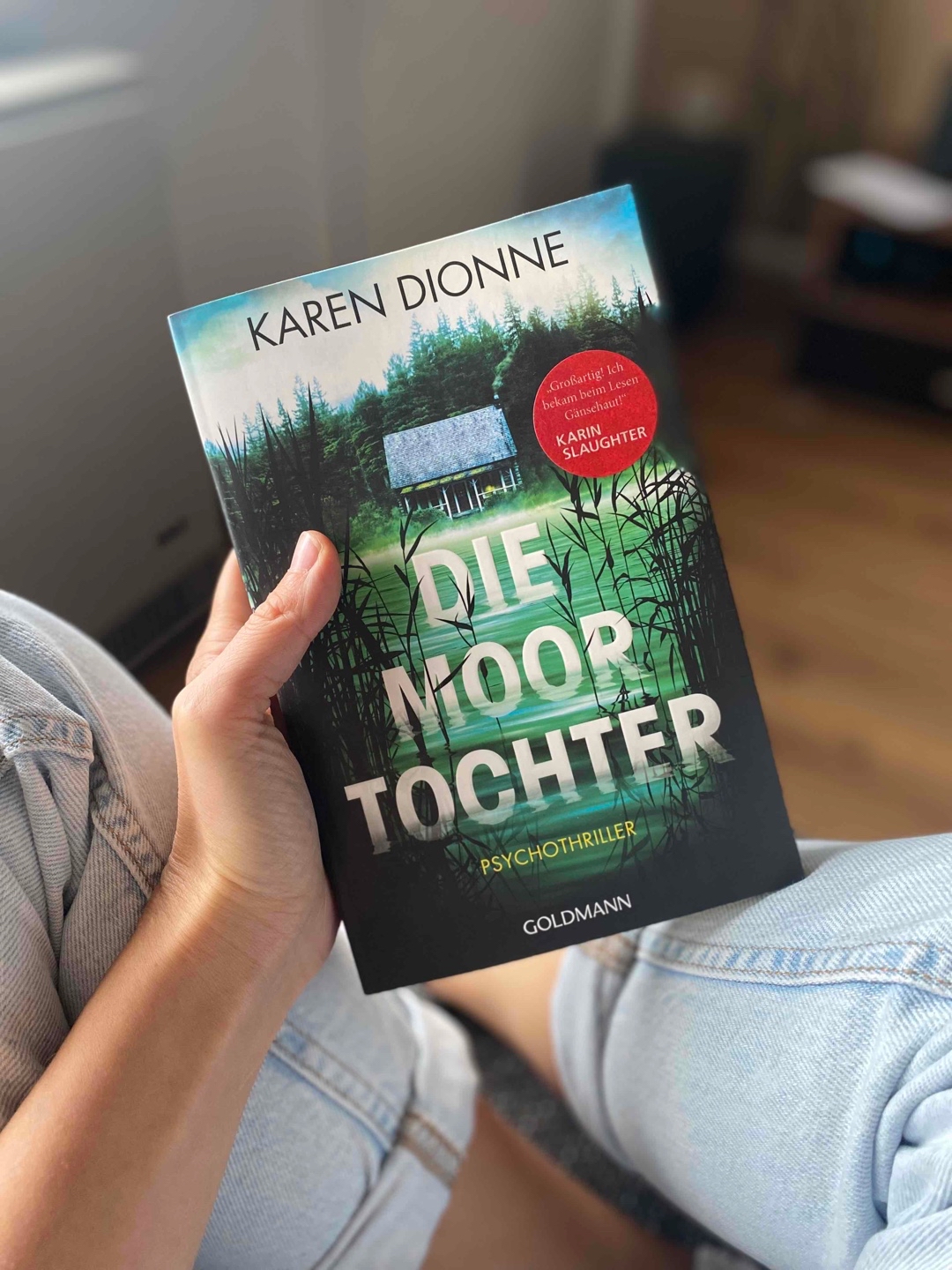 Das Buch war ein Geschenk, selbst hätte ich es mir nicht gekauft. Aber ich muss sagen, dass es gut zu lesen war, spannend und überraschend. Aber das gewisse etwas hat mir persönlich gefehlt.