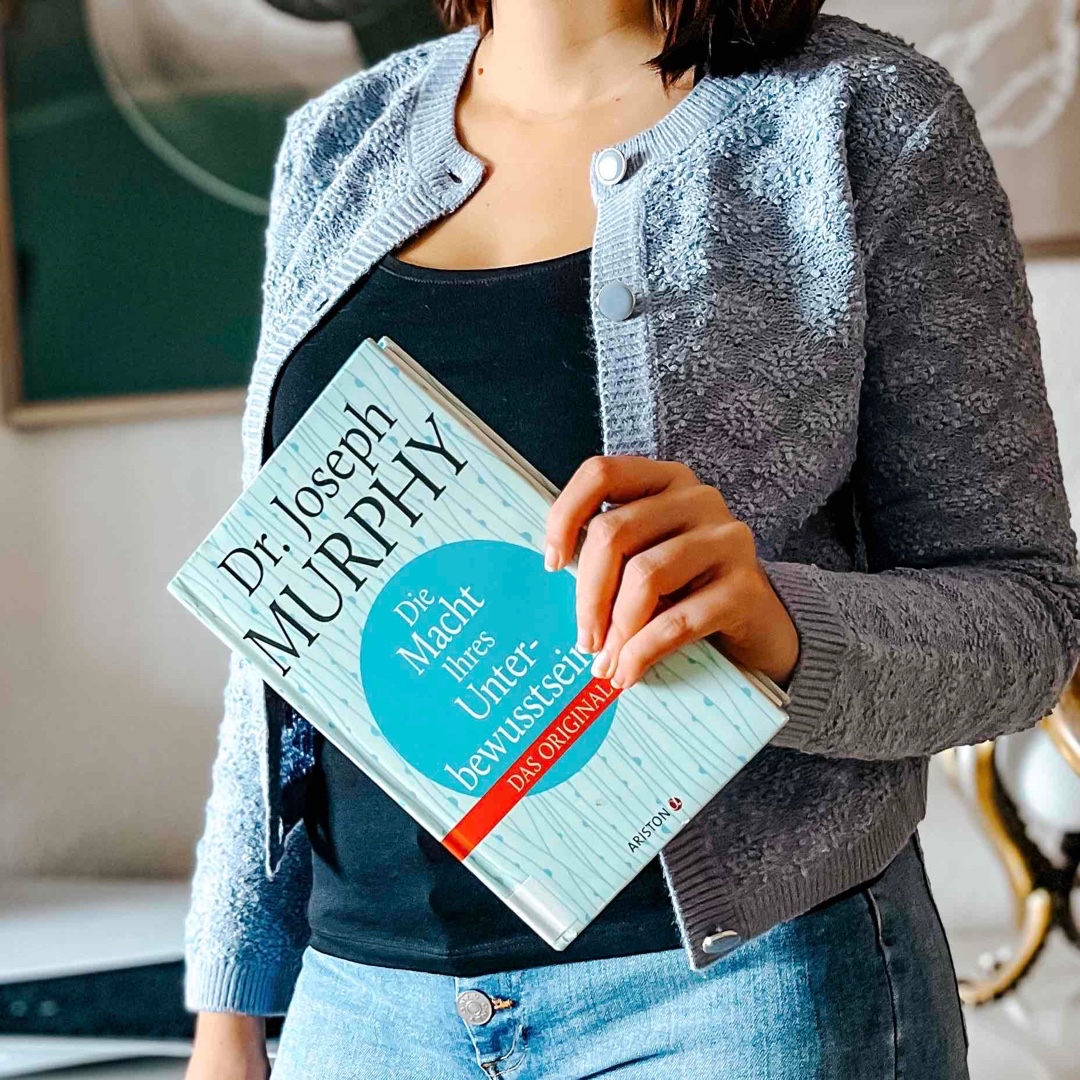 Dieses Buch bietet einige gute Denkanstöße, ist mir aber zu religiös und spirituell gewesen, um eine wirkliche Empfehlung aussprechen zu können.