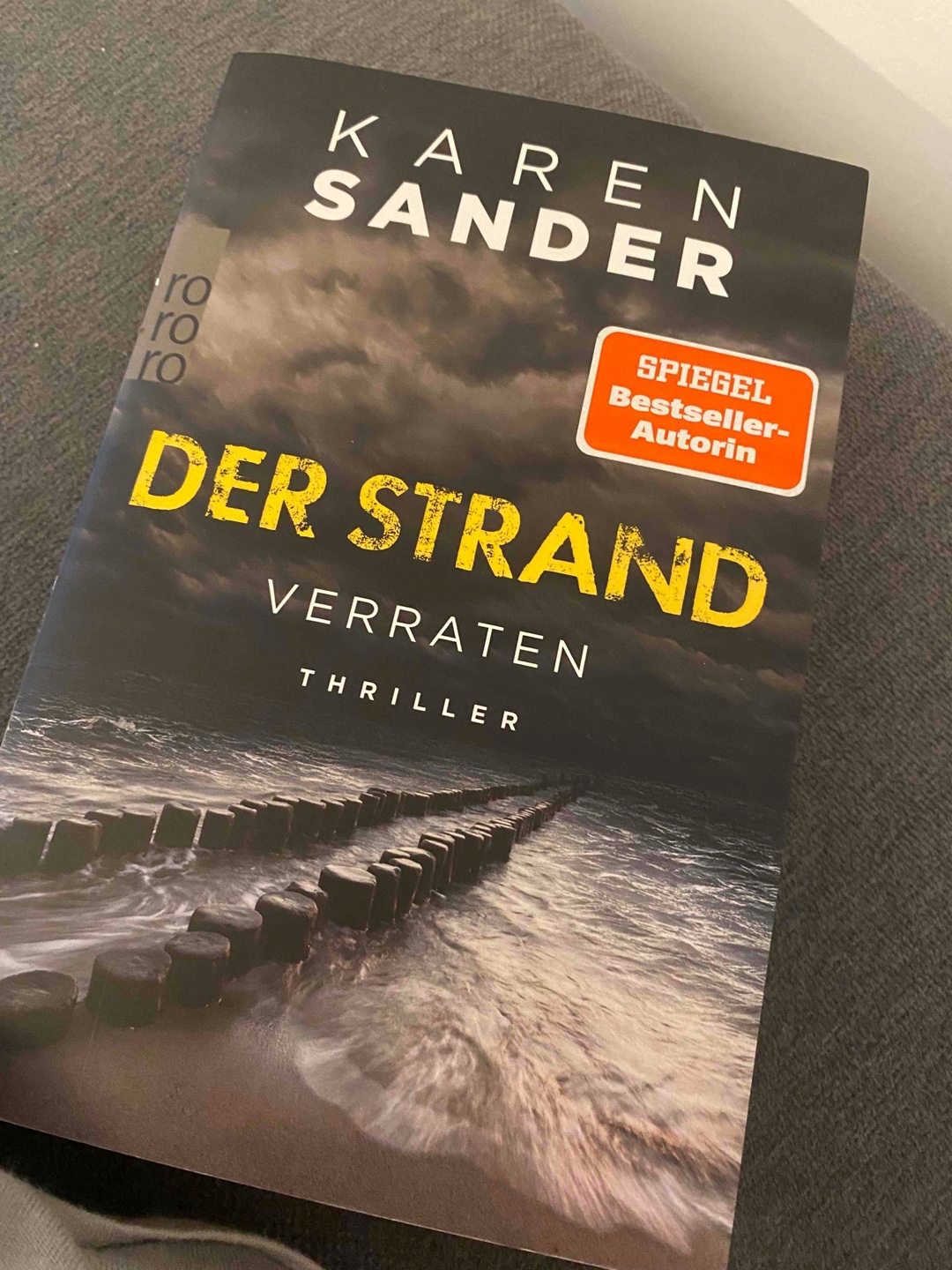 Teil 2, die Suche geht weiter und es kommen immer mehr „Lichtblicke“ ins Dunkle wieder sehr spannend zu lesen
Weiter gehts mit Teil 3 !