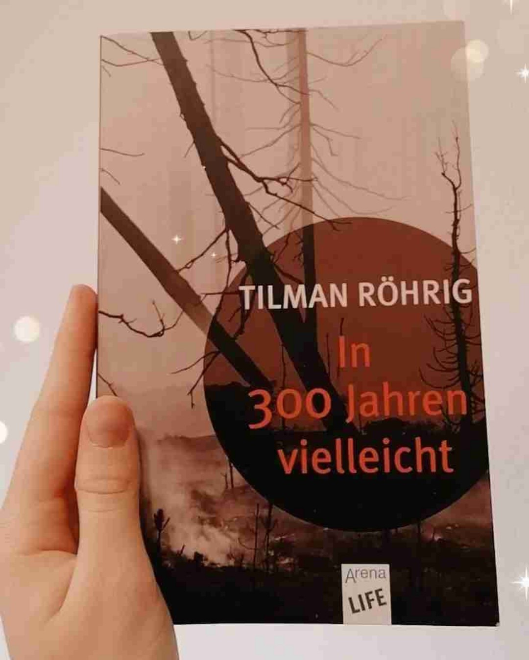 Dieses Buch ist dem 30-jähriger Krieg gewidmet. Und ich war gefesselt, entsetzt, abgestoßen und zugleich angezogen und äußerst fasziniert!