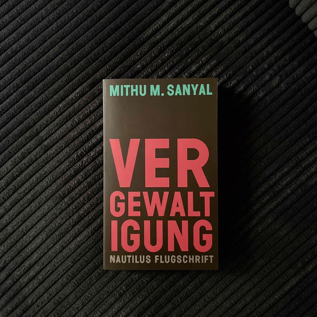 Eine tiefgründige Analyse, die verschiedene Perspektiven auf das Verbrechen der Vergewaltigung beleuchtet, dabei aber die volle Aufmerksamkeit von Leser*innen benötigt.