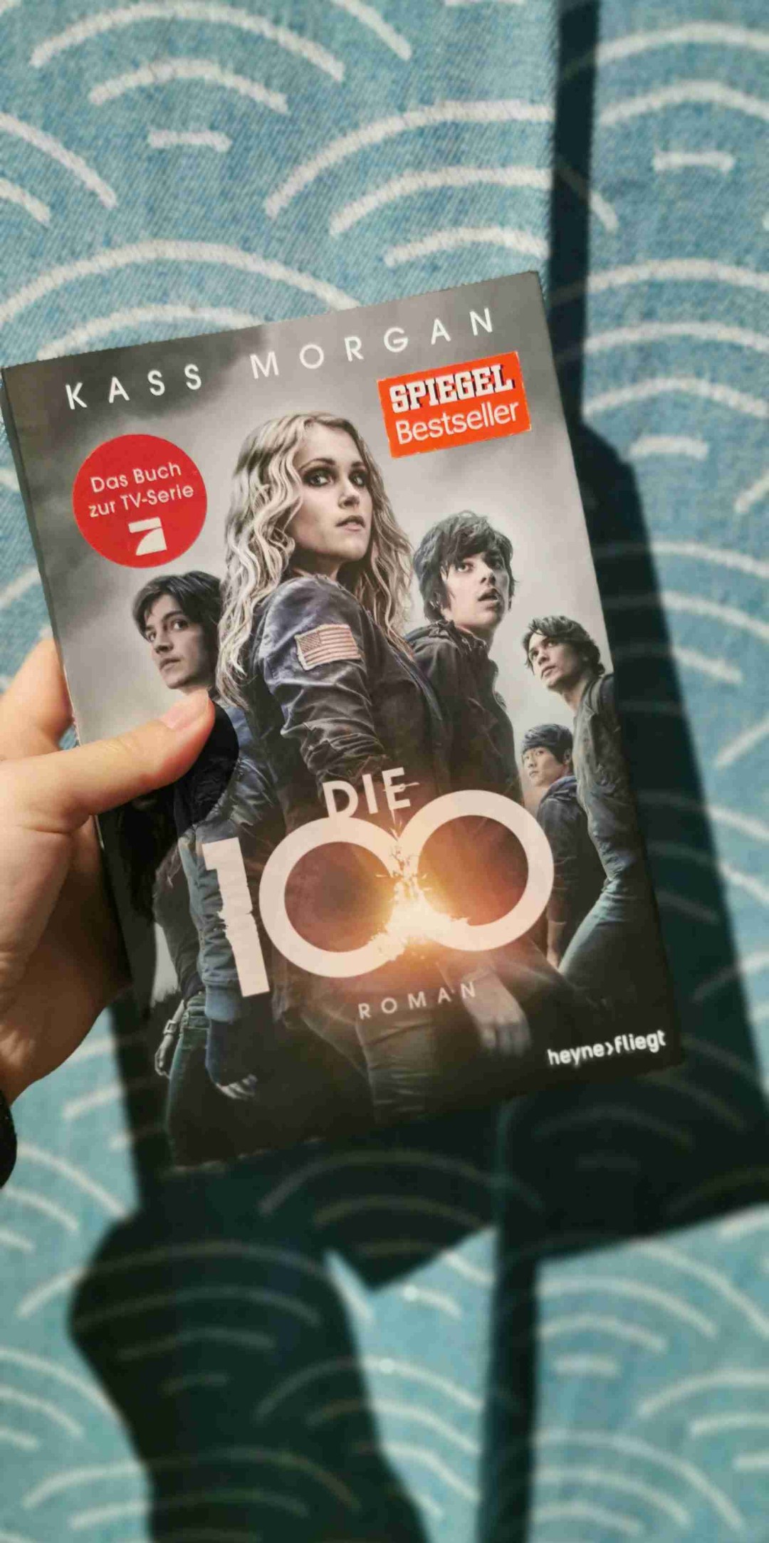Kein Science Fiction Roman wie erst gedacht. Die Liebe steht klar im Vordergrund! 