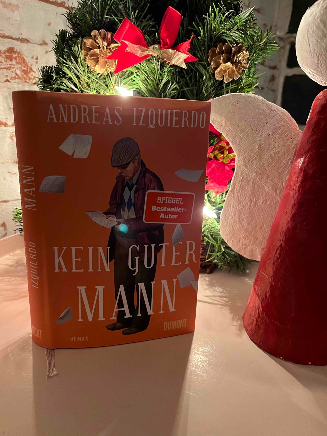Highlight 🎉🤩 Walters Geschichte ist so tragisch, dass sie mich zu Tränen gerührt hat. Wie kann ein Mensch nur so viel Unglück erleben? Ein hoch emotionaler und berührender Roman, der mir noch lange im Gedächtnis bleiben wird.  Das Ende passt zu Walters Leben, auch wenn ich mir ein Happy End gewünscht hätte.