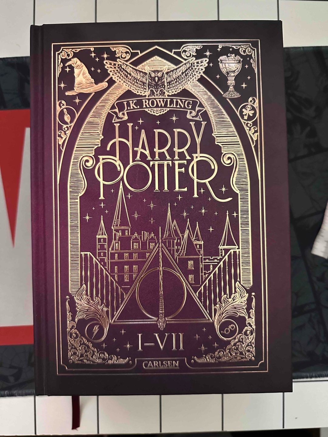 Ich finde die Harry Potter Bücher alle ziemlich gut, dass ist klar dennoch gibt es Kritik am Buch selbst. 