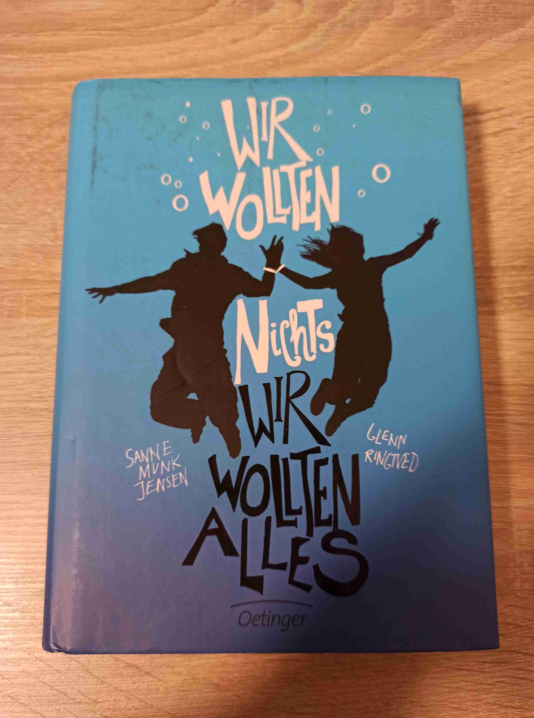 Kein Buch für Jedermann. Triggerwarnungen zu Suizid und sexueller Gewalt!