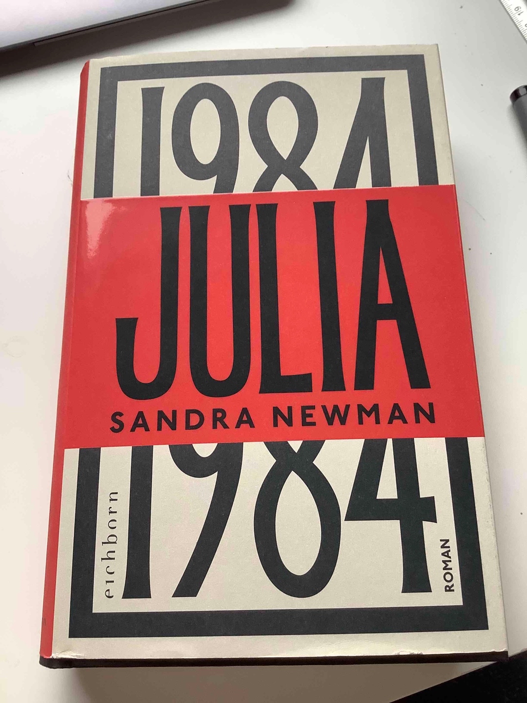Jetzt muss ich unbedingt nochmal 1984 rereaden. Aber dieses Buch ist echt super gut 👍🏻 