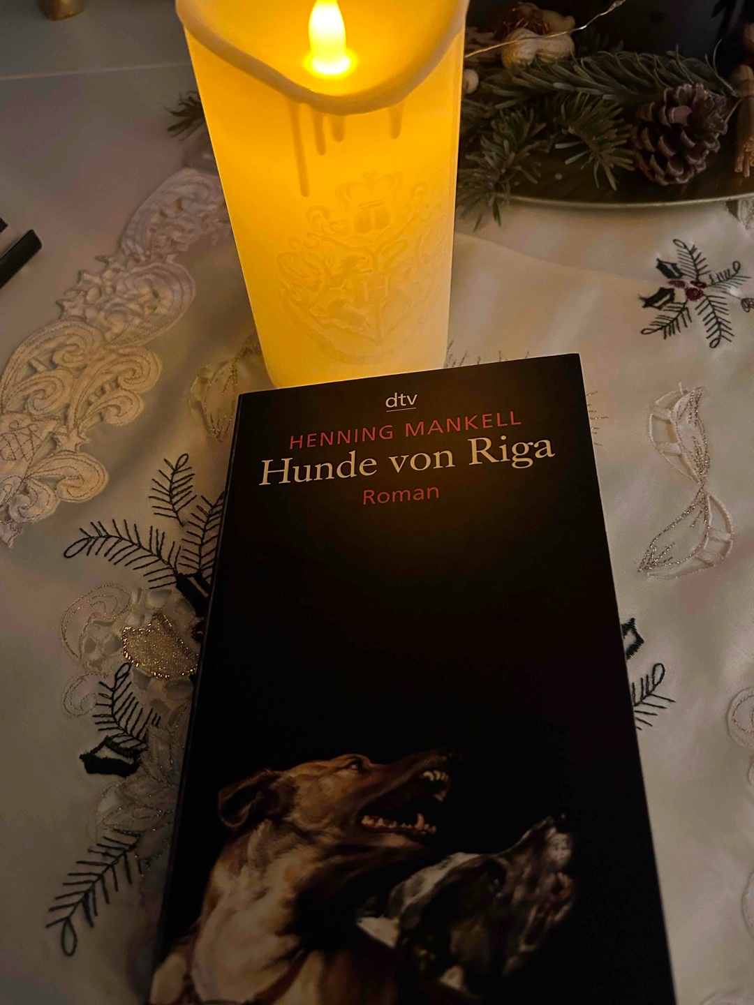 Es war mir zu langatmig, wobei ich Mankell an sich gerne lese. Ich habe es nach 50% abgebrochen