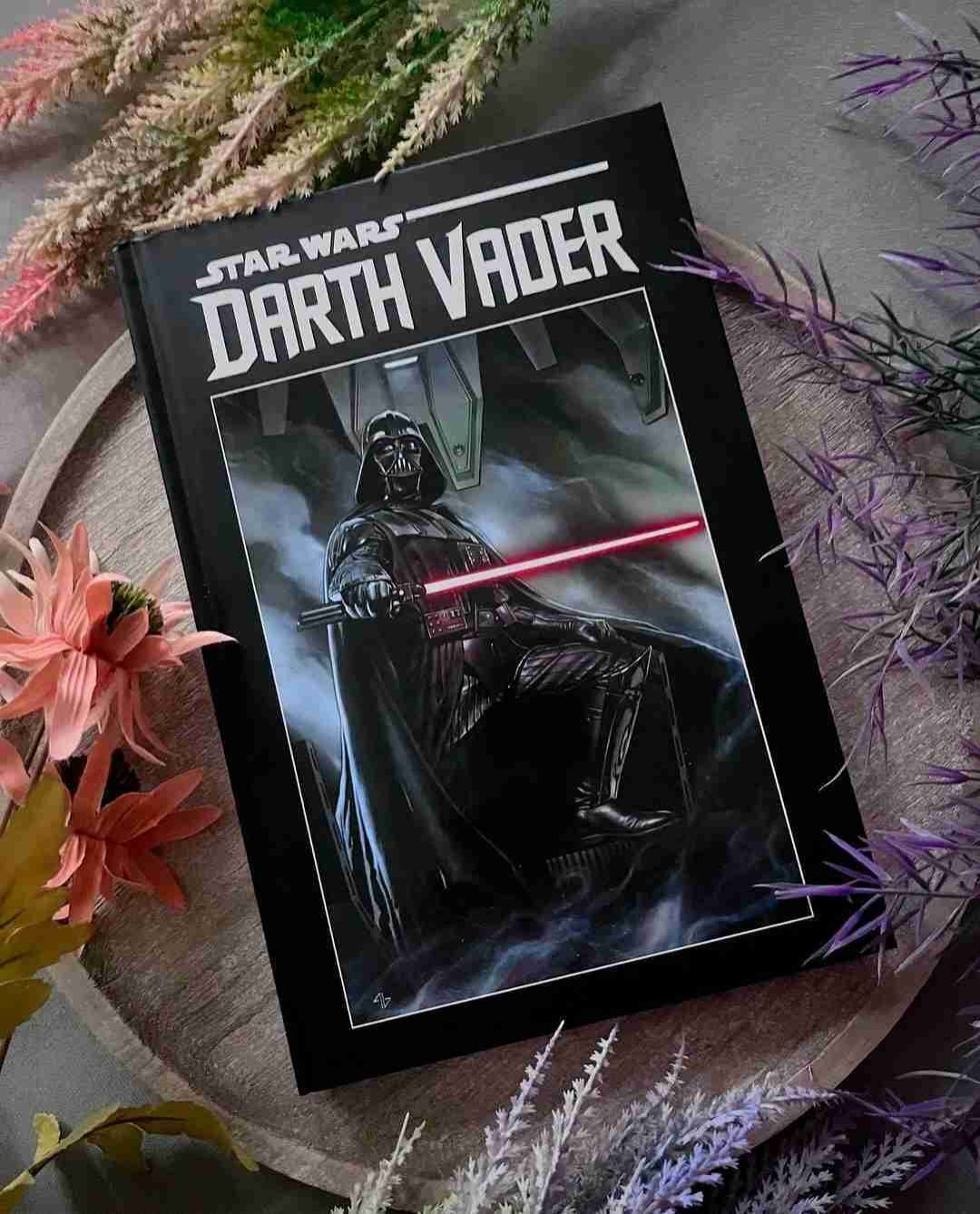Review ⭐⭐⭐
Darth Vader: Deluxe Bd. 1